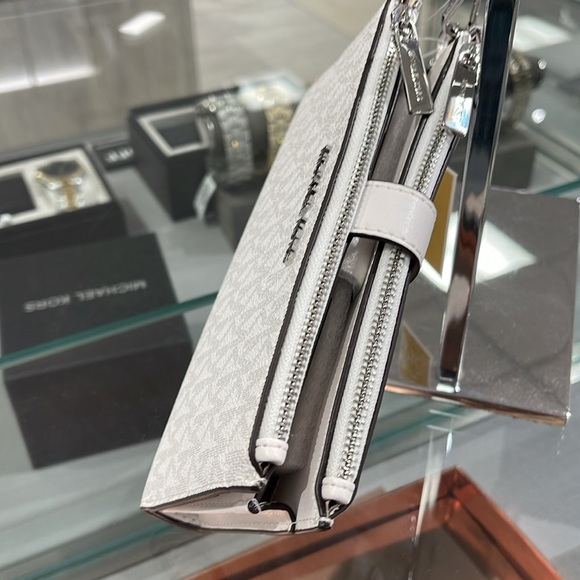 Michael Kors Jet Set Travel Large Double-Zip Wristlet-Wallet-PhoneHolder
NWT - Picture 3 of 16